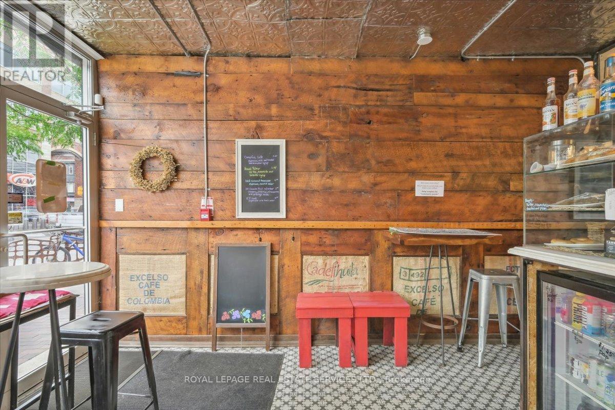 












456 OSSINGTON AVENUE

,
Toronto,




Ontario
M6G3T2

