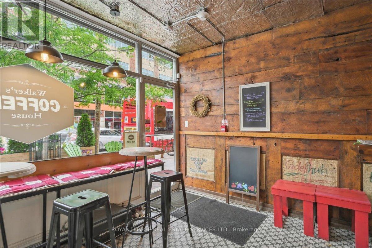 












456 OSSINGTON AVENUE

,
Toronto,




Ontario
M6G3T2

