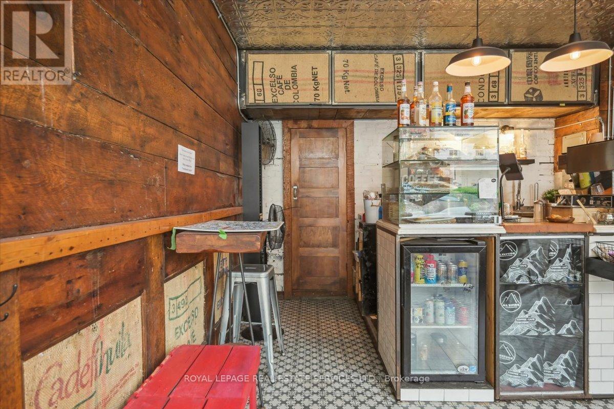 












456 OSSINGTON AVENUE

,
Toronto,




Ontario
M6G3T2

