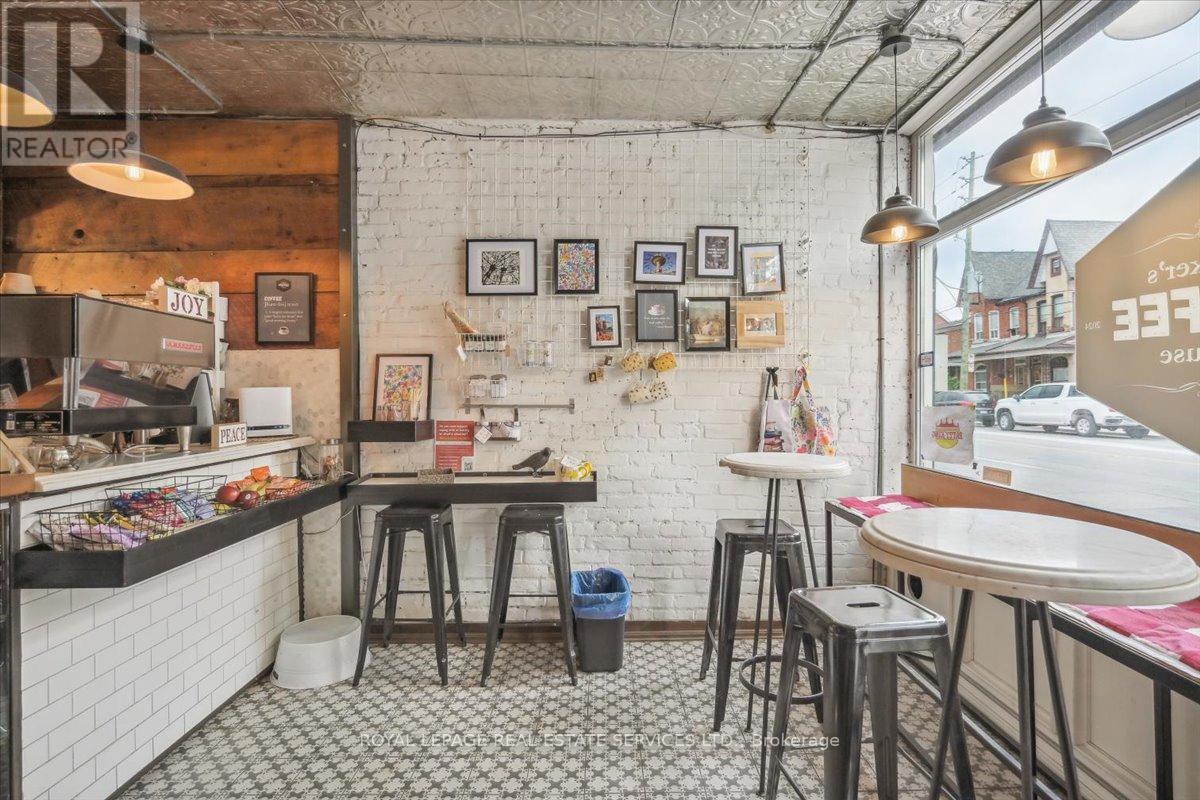 












456 OSSINGTON AVENUE

,
Toronto,




Ontario
M6G3T2


