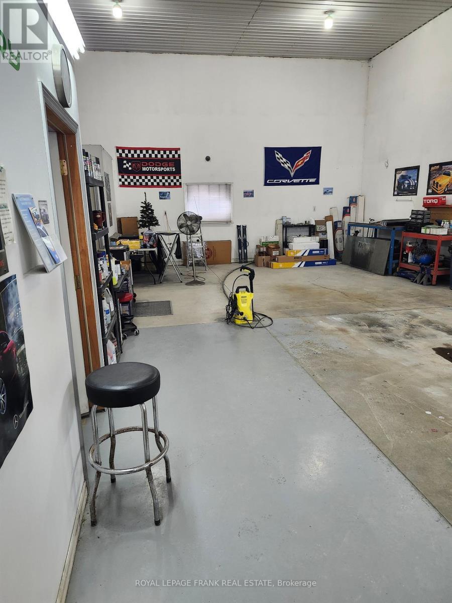 












8 - 171 NORTH PORT ROAD

,
Scugog (Port Perry),




Ontario
L9L0B7


