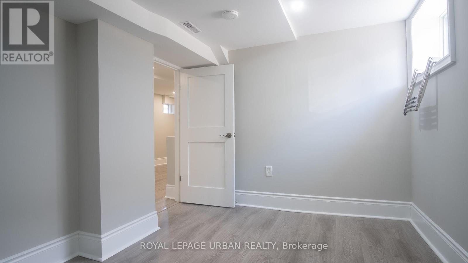 












36 WELLAND STREET

,
Welland,




Ontario
L3B4E4

