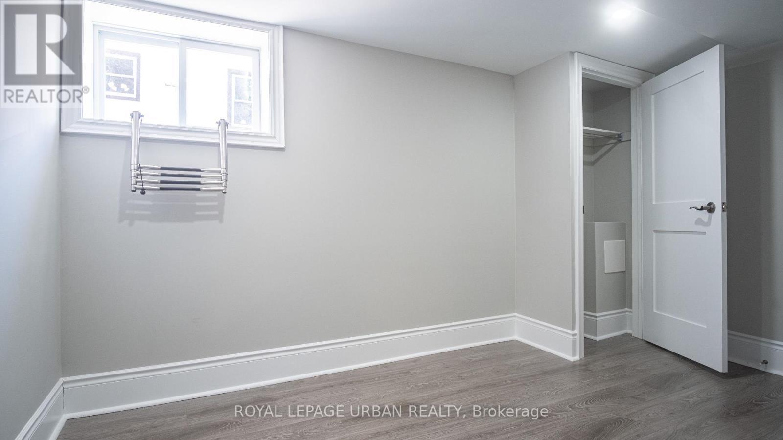 












36 WELLAND STREET

,
Welland,




Ontario
L3B4E4

