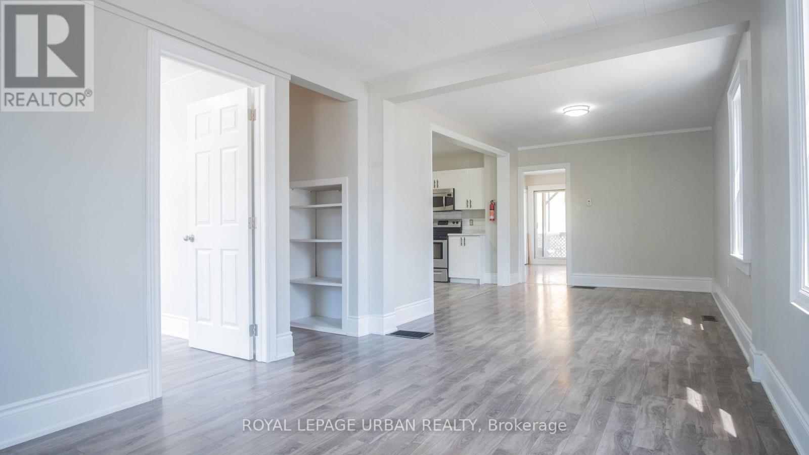 












36 WELLAND STREET

,
Welland,




Ontario
L3B4E4

