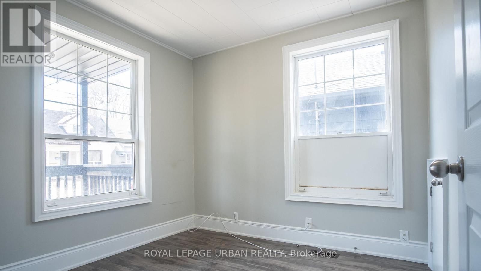 












36 WELLAND STREET

,
Welland,




Ontario
L3B4E4

