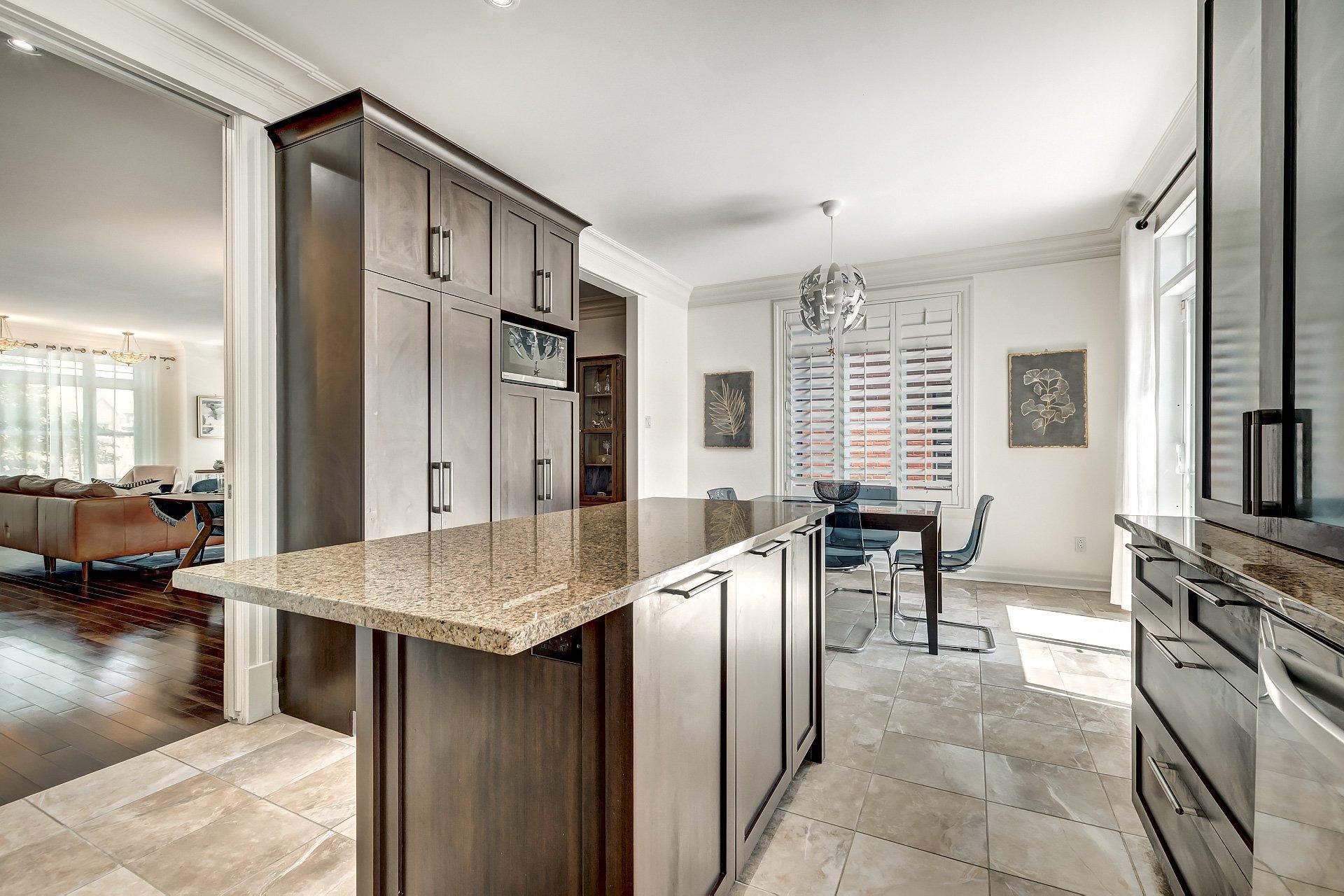 









2880


Rue des Andes

,
Montréal (Saint-Laurent),




QC
H4R3G3

