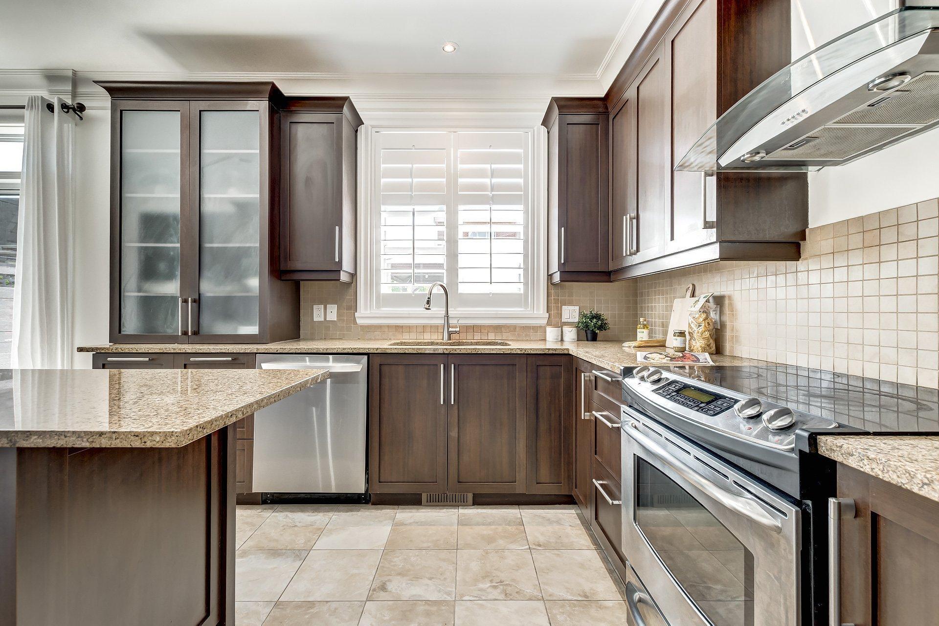 









2880


Rue des Andes

,
Montréal (Saint-Laurent),




QC
H4R3G3

