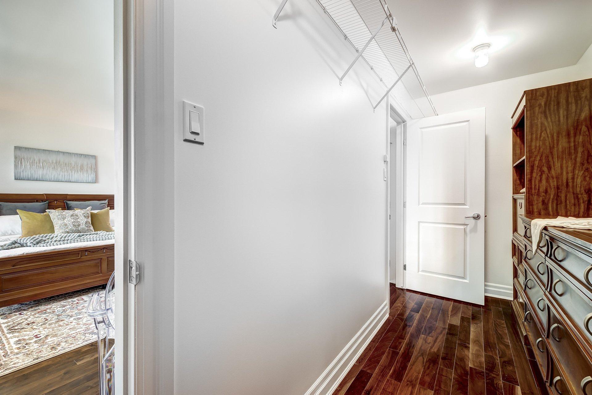 









2880


Rue des Andes

,
Montréal (Saint-Laurent),




QC
H4R3G3

