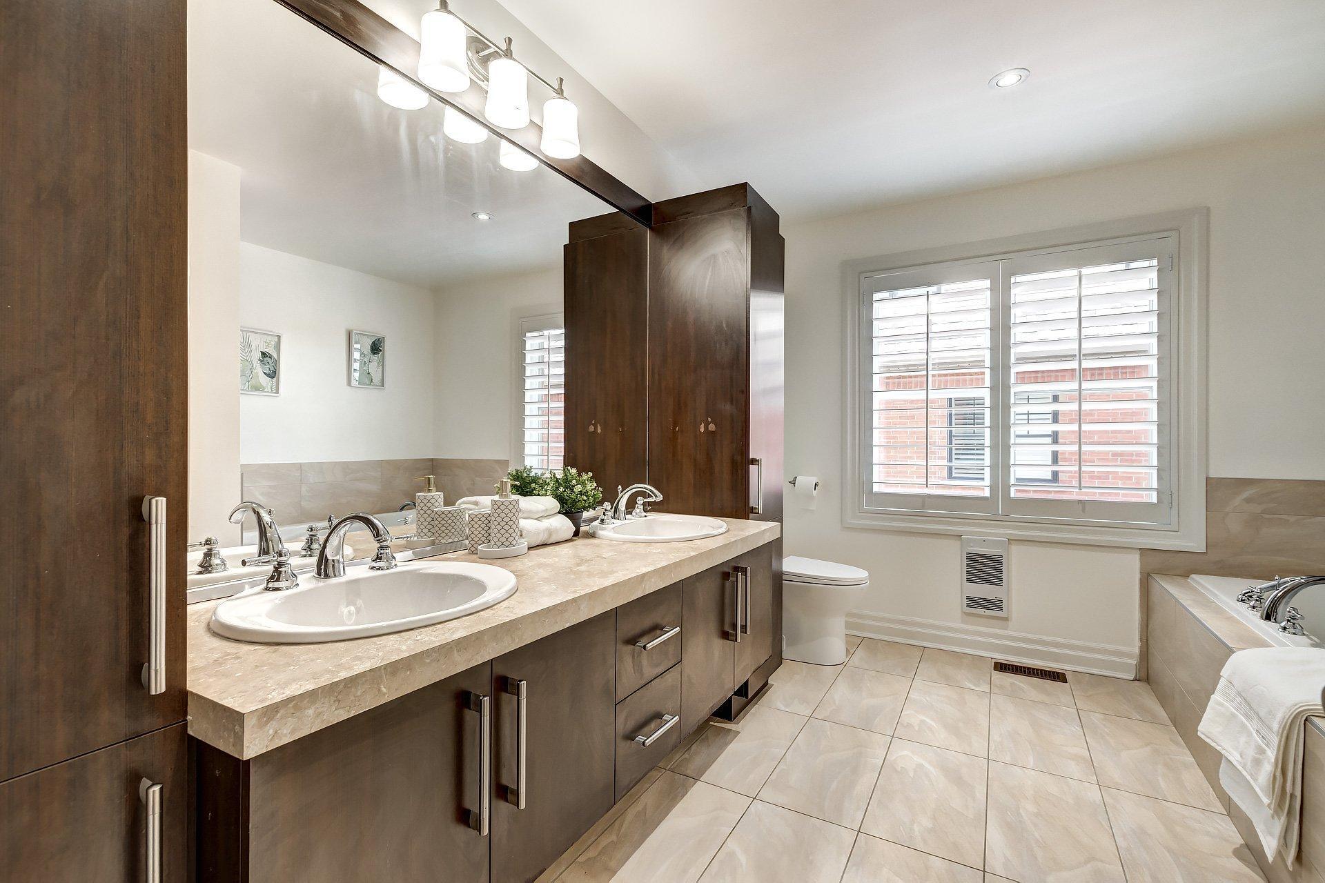 









2880


Rue des Andes

,
Montréal (Saint-Laurent),




QC
H4R3G3

