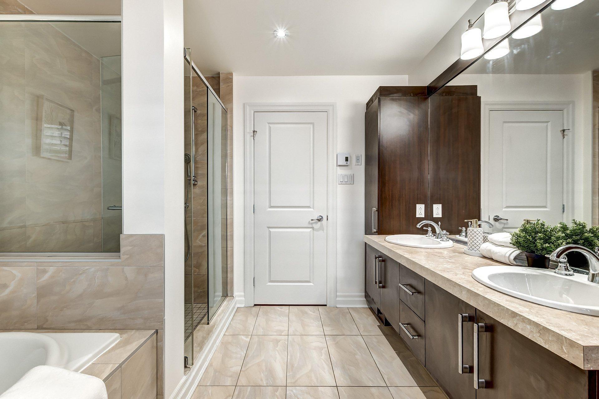 









2880


Rue des Andes

,
Montréal (Saint-Laurent),




QC
H4R3G3

