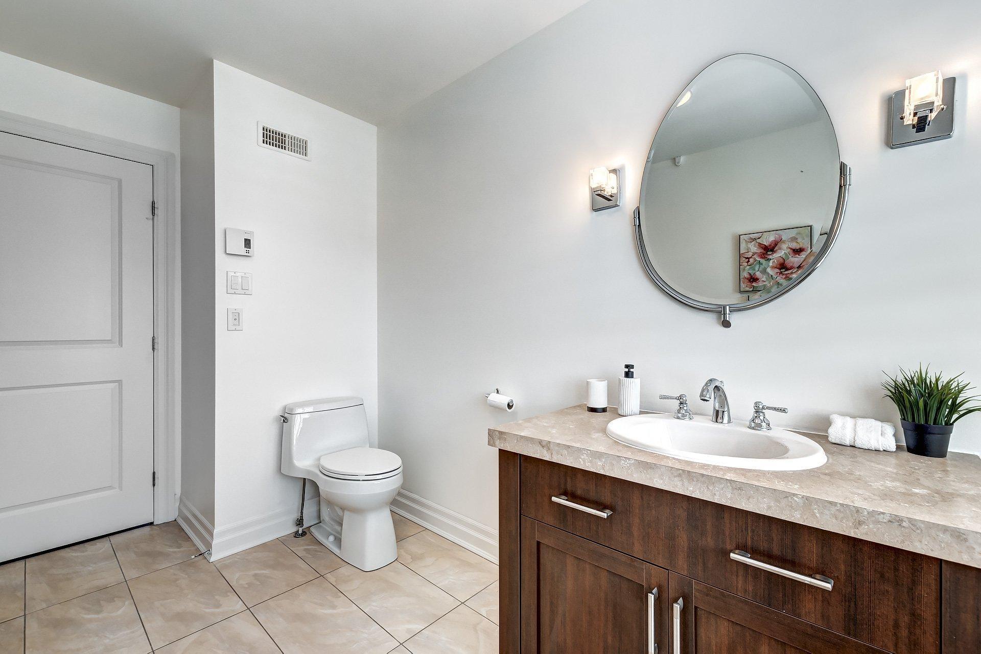 









2880


Rue des Andes

,
Montréal (Saint-Laurent),




QC
H4R3G3

