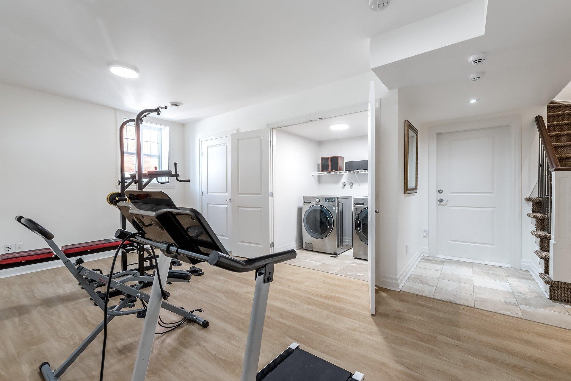 









2880


Rue des Andes

,
Montréal (Saint-Laurent),




QC
H4R3G3

