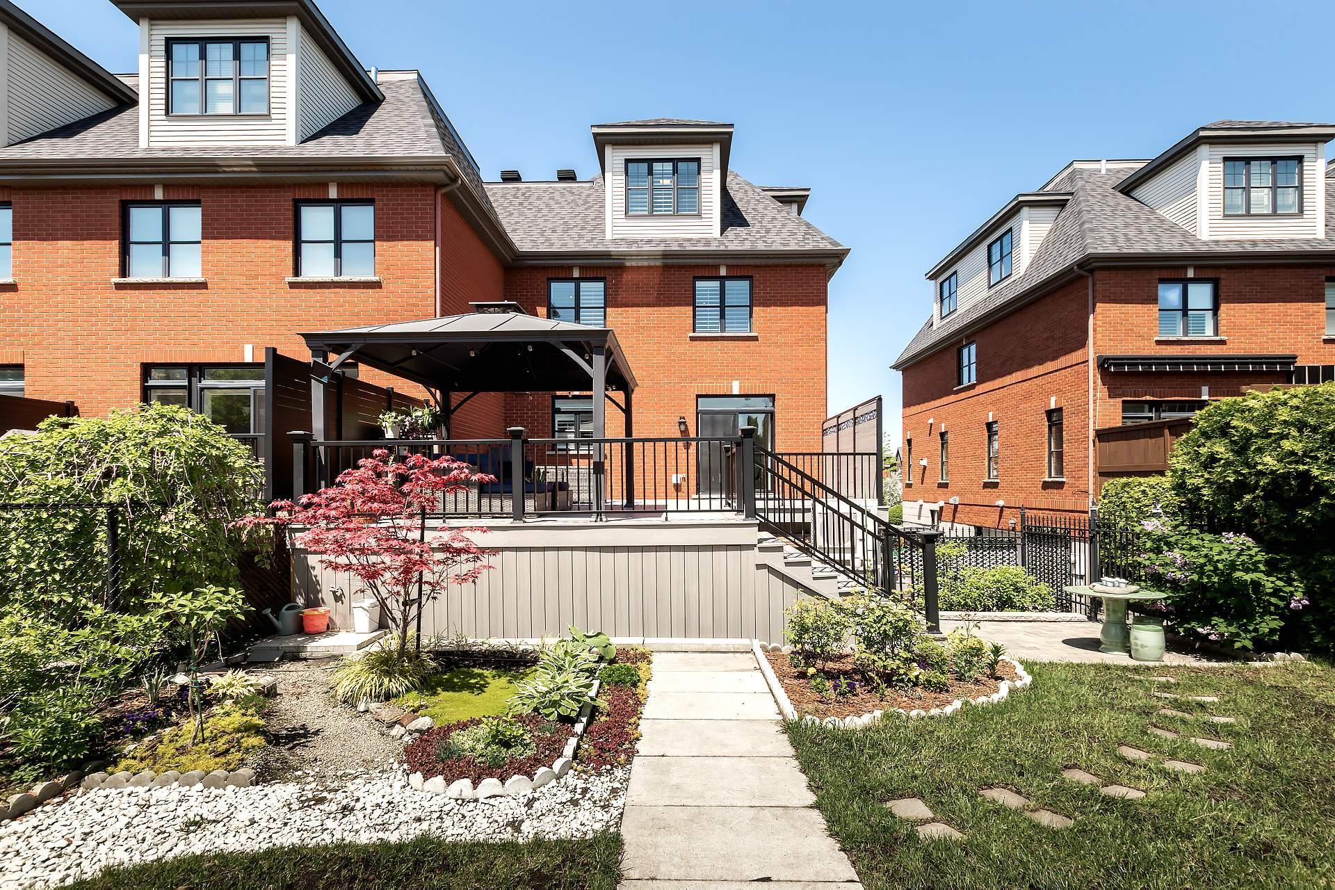 









2880


Rue des Andes

,
Montréal (Saint-Laurent),




QC
H4R3G3

