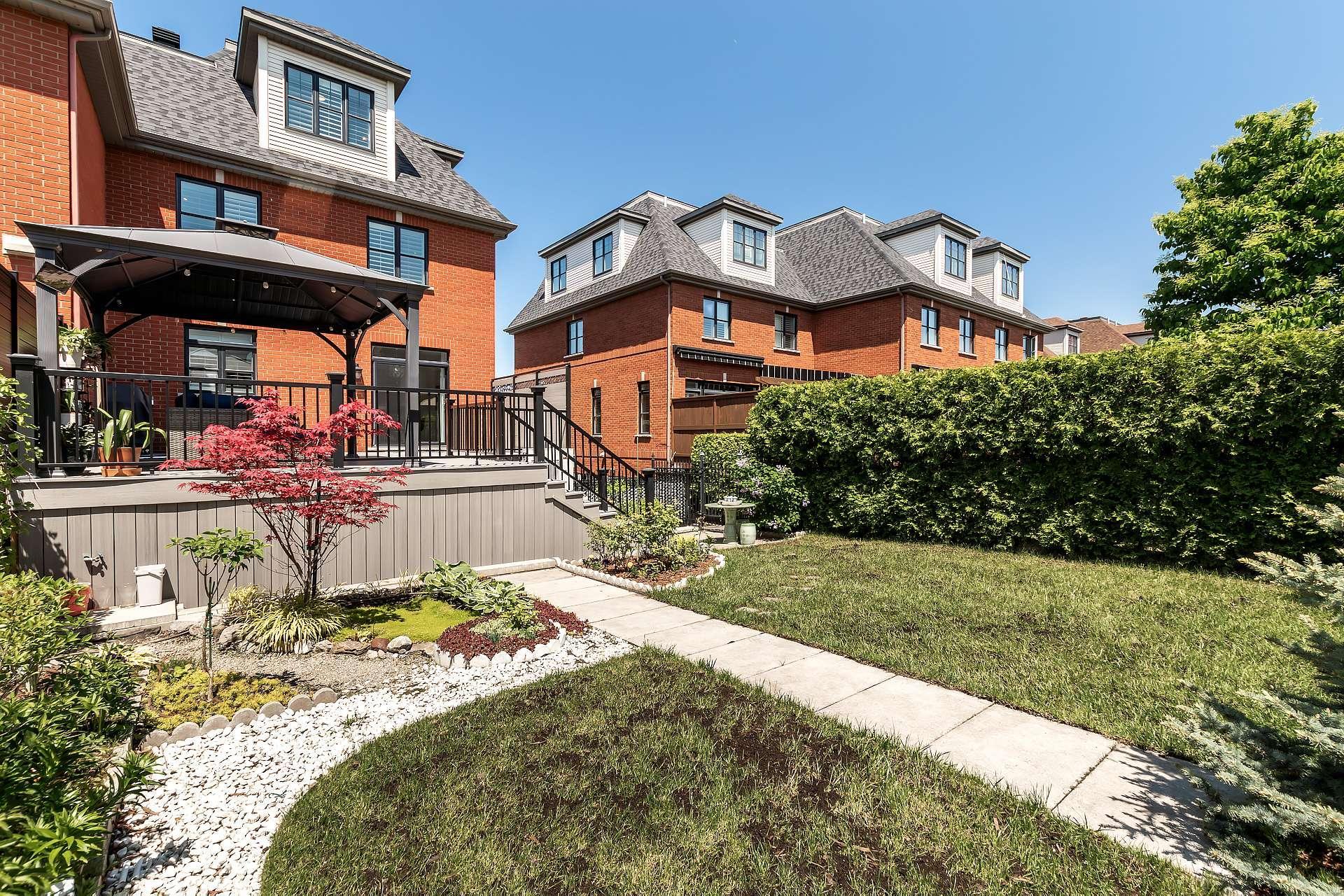 









2880


Rue des Andes

,
Montréal (Saint-Laurent),




QC
H4R3G3

