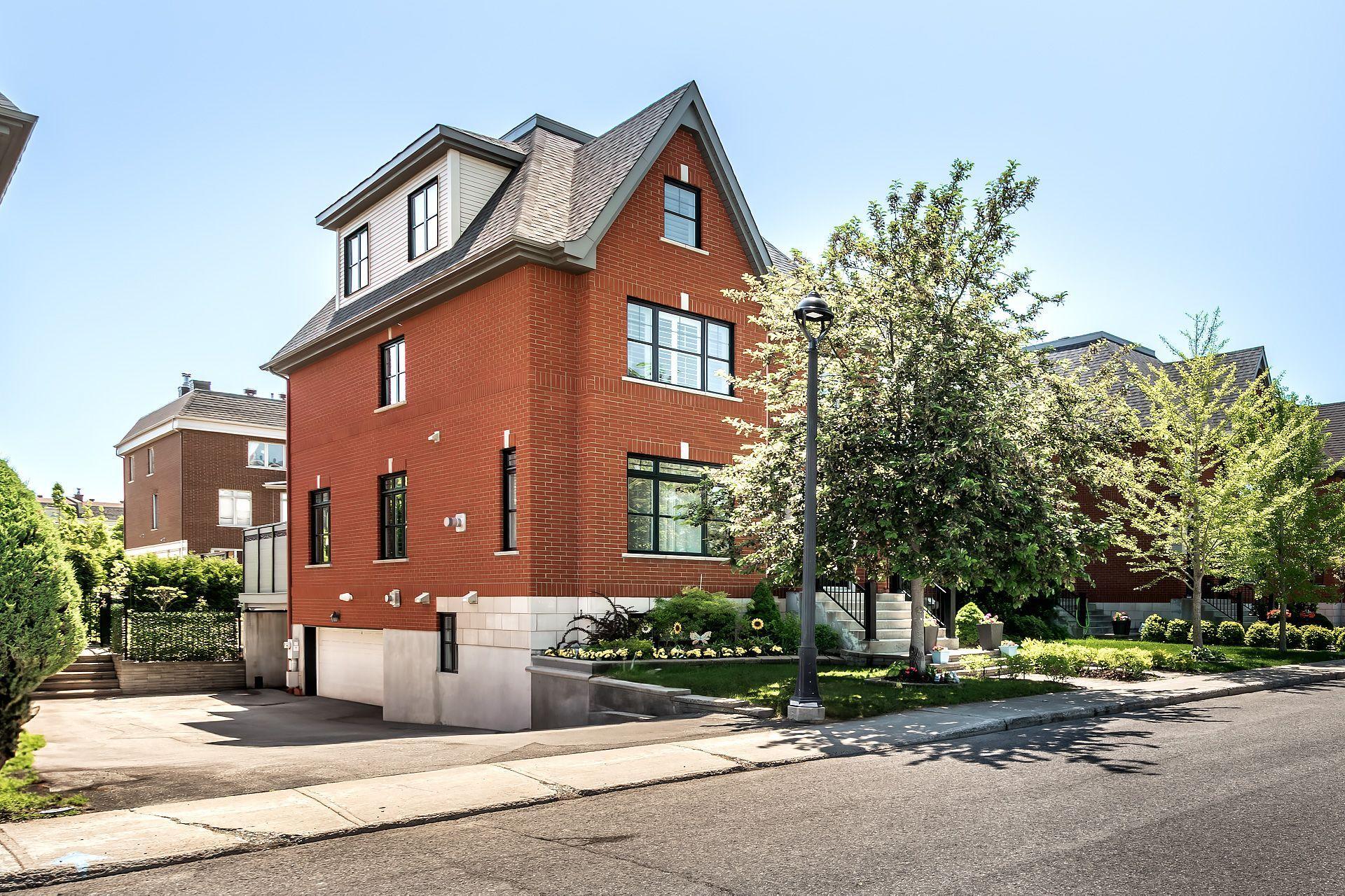 









2880


Rue des Andes

,
Montréal (Saint-Laurent),




QC
H4R3G3

