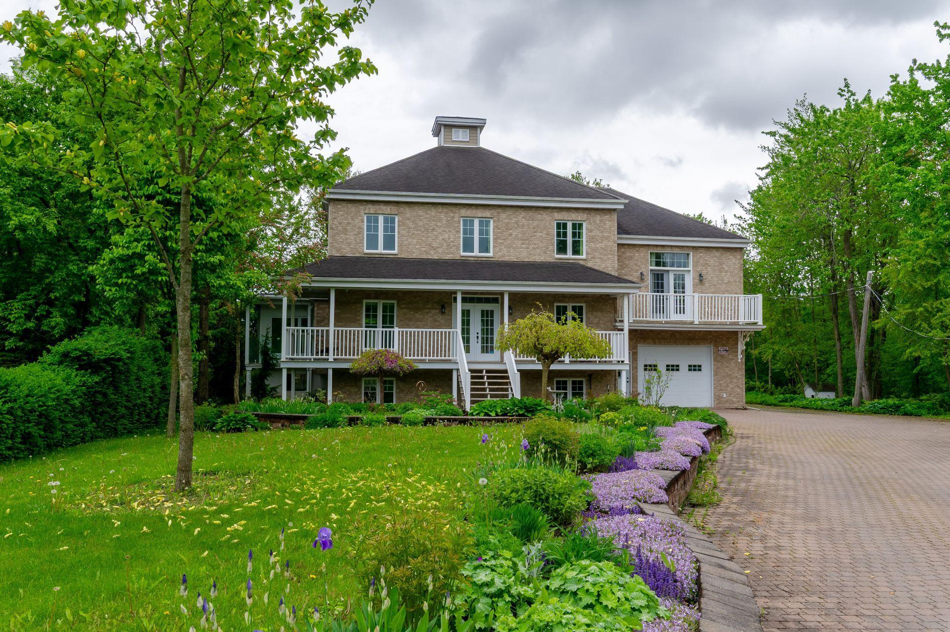 









3591


Ch. Bellerive

,
Carignan,




QC
J3L7K4

