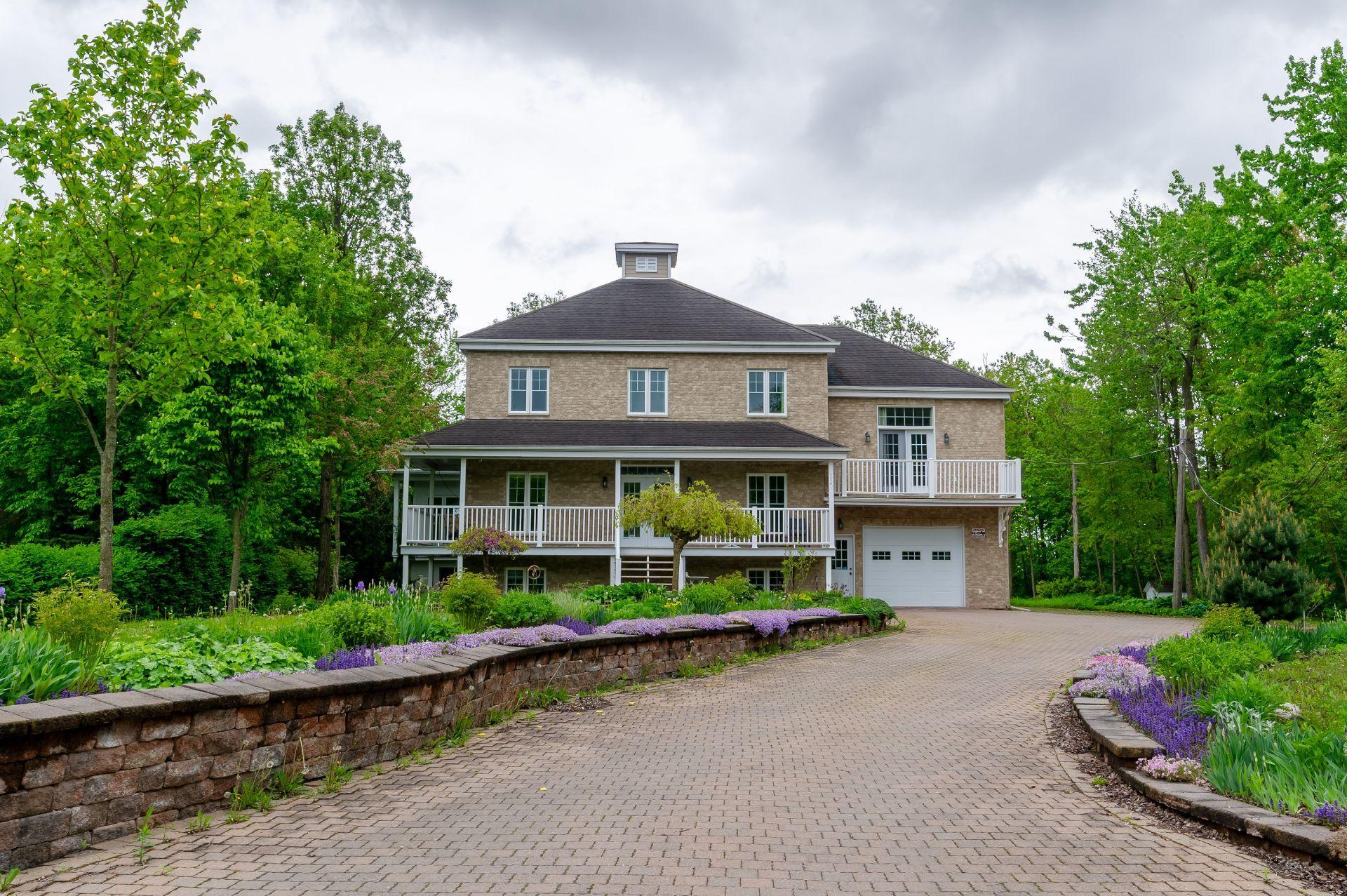 









3591


Ch. Bellerive

,
Carignan,




QC
J3L7K4

