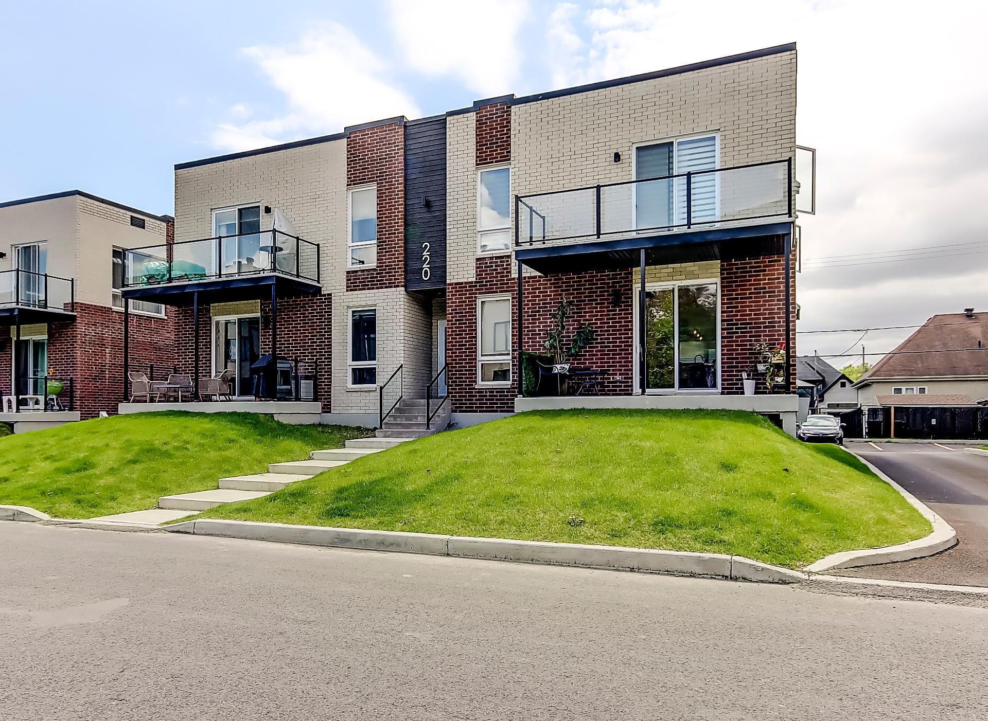 









220


Rue Robert-Jones

, 102,
Saint-Jean-sur-Richelieu,




QC
J2X0E2

