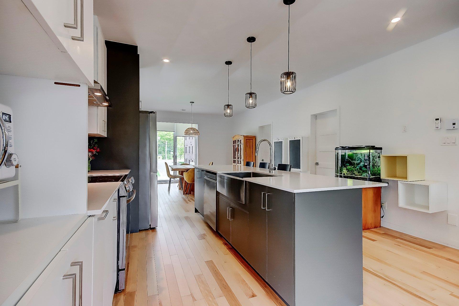 









220


Rue Robert-Jones

, 102,
Saint-Jean-sur-Richelieu,




QC
J2X0E2

