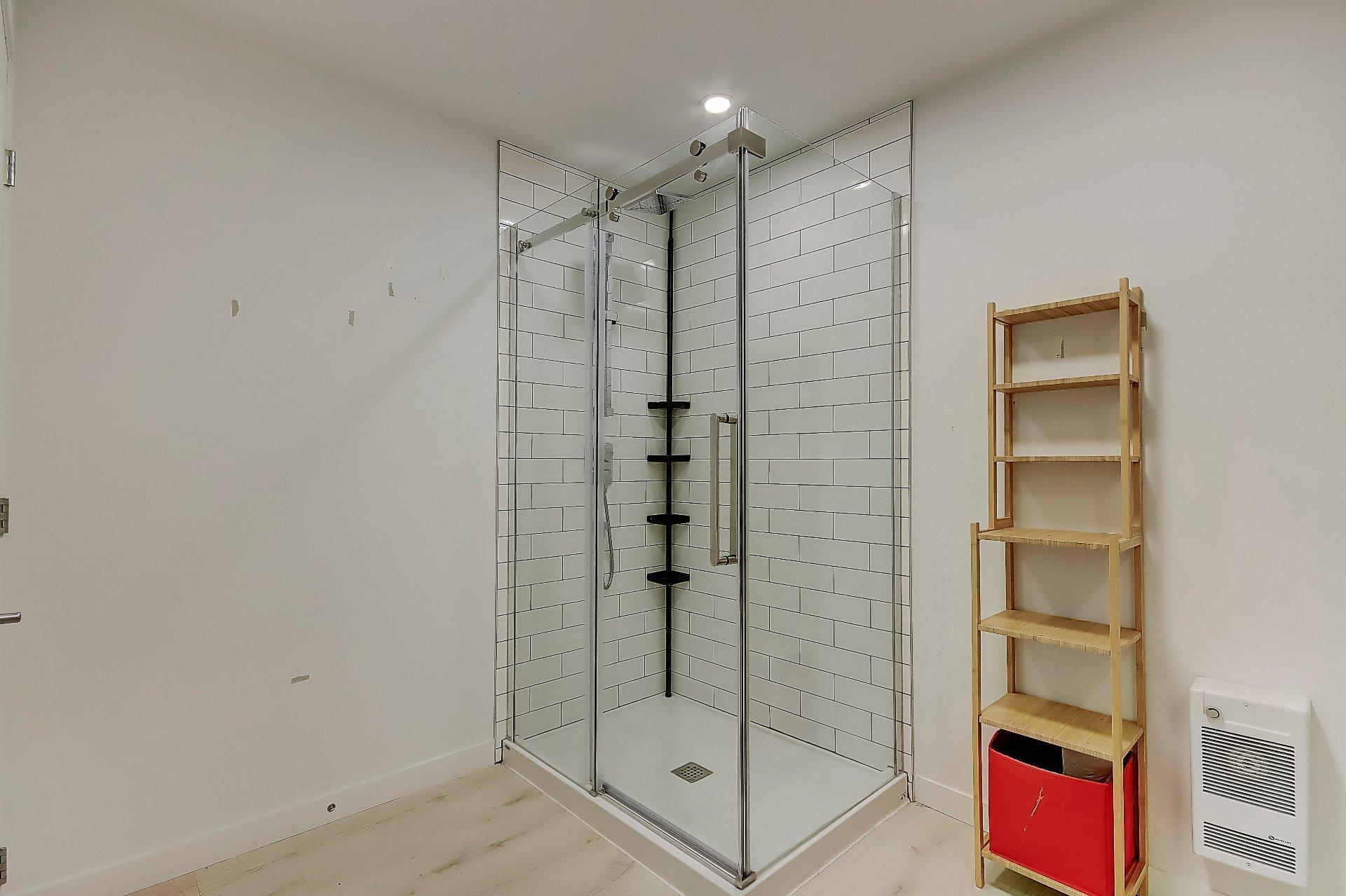 









220


Rue Robert-Jones

, 102,
Saint-Jean-sur-Richelieu,




QC
J2X0E2

