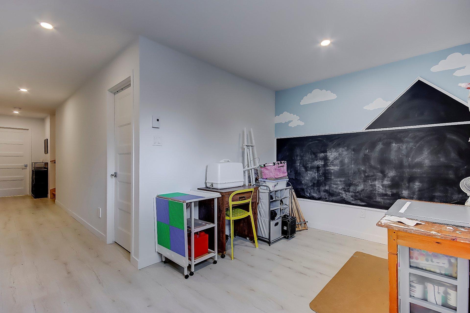 









220


Rue Robert-Jones

, 102,
Saint-Jean-sur-Richelieu,




QC
J2X0E2


