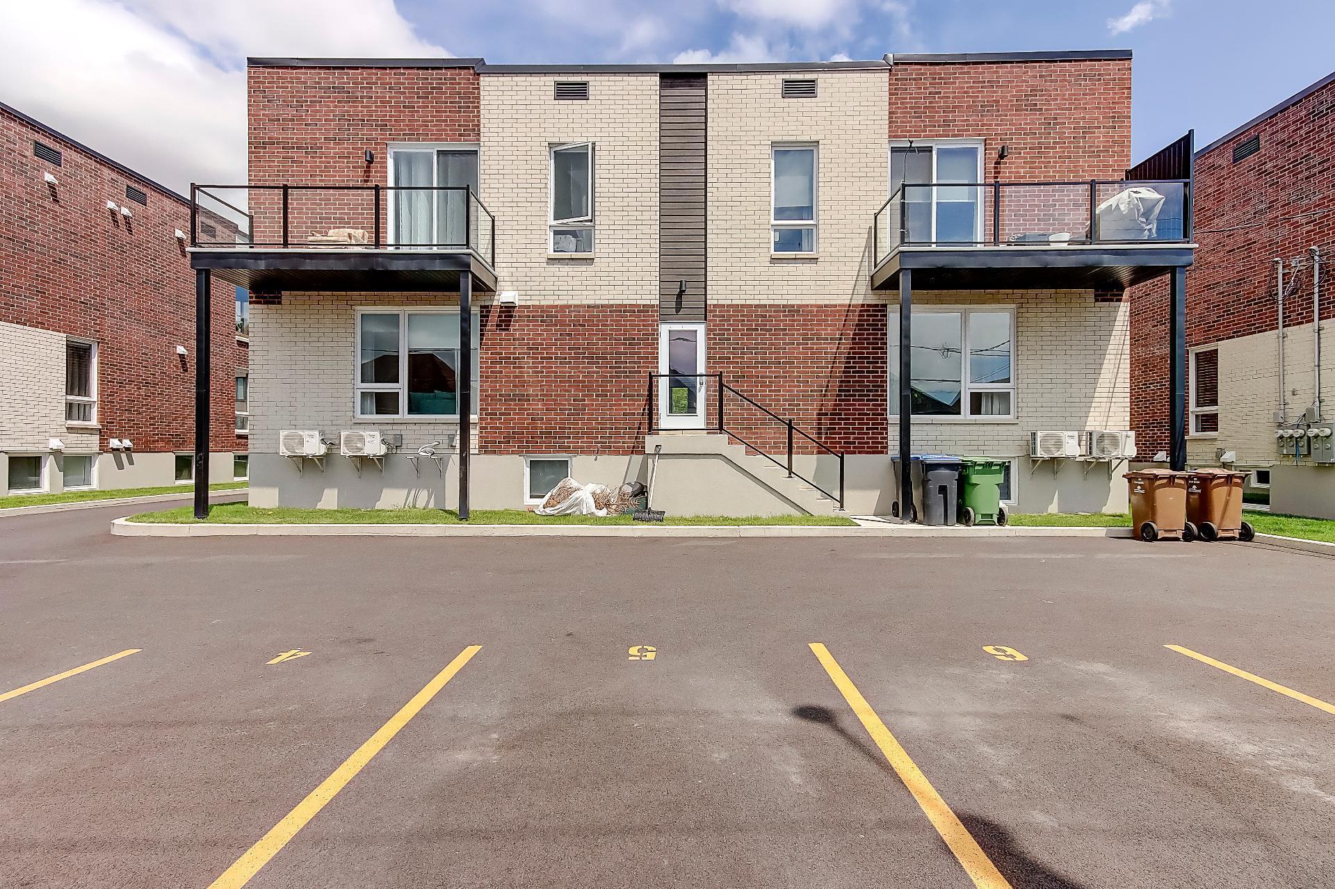 









220


Rue Robert-Jones

, 102,
Saint-Jean-sur-Richelieu,




QC
J2X0E2


