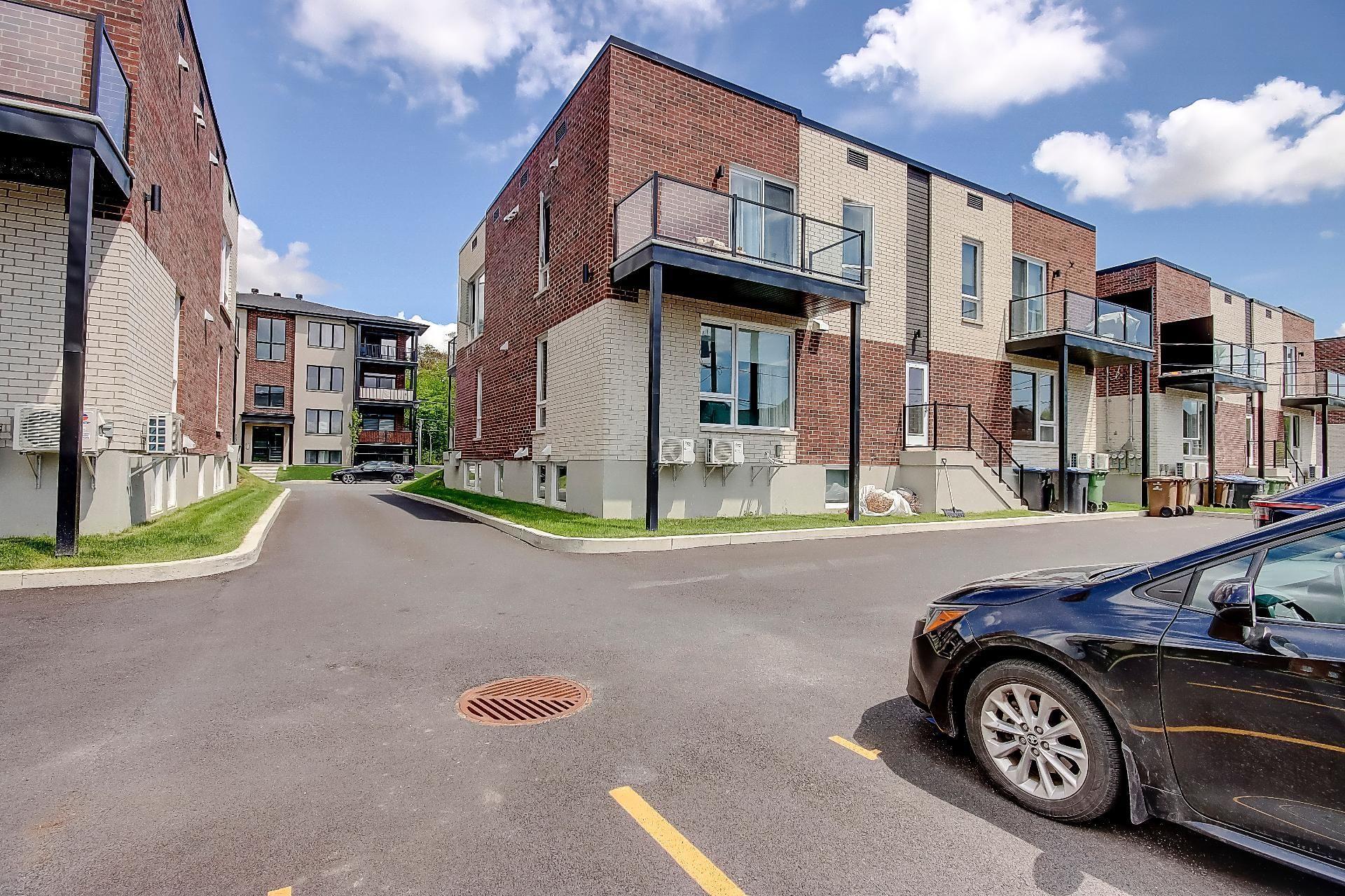 









220


Rue Robert-Jones

, 102,
Saint-Jean-sur-Richelieu,




QC
J2X0E2

