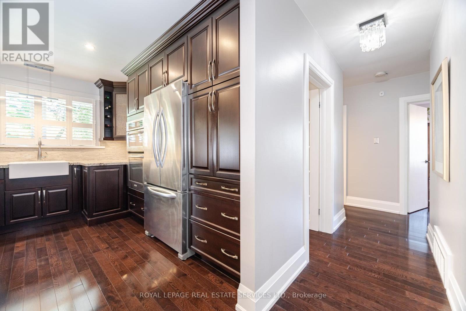 












26 ALANMEADE CRESCENT

,
Toronto,




Ontario
M9B2H3

