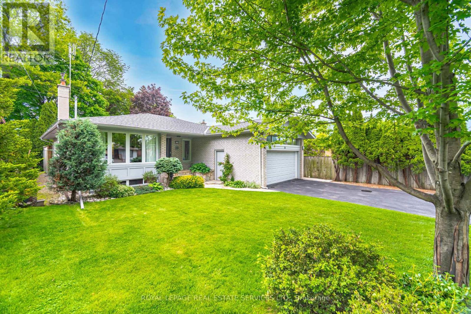 












26 ALANMEADE CRESCENT

,
Toronto,




Ontario
M9B2H3


