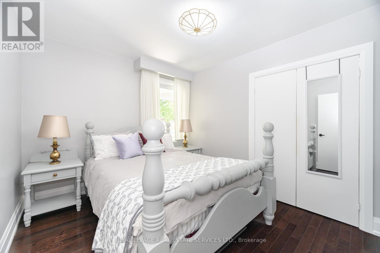 












26 ALANMEADE CRESCENT

,
Toronto,




Ontario
M9B2H3

