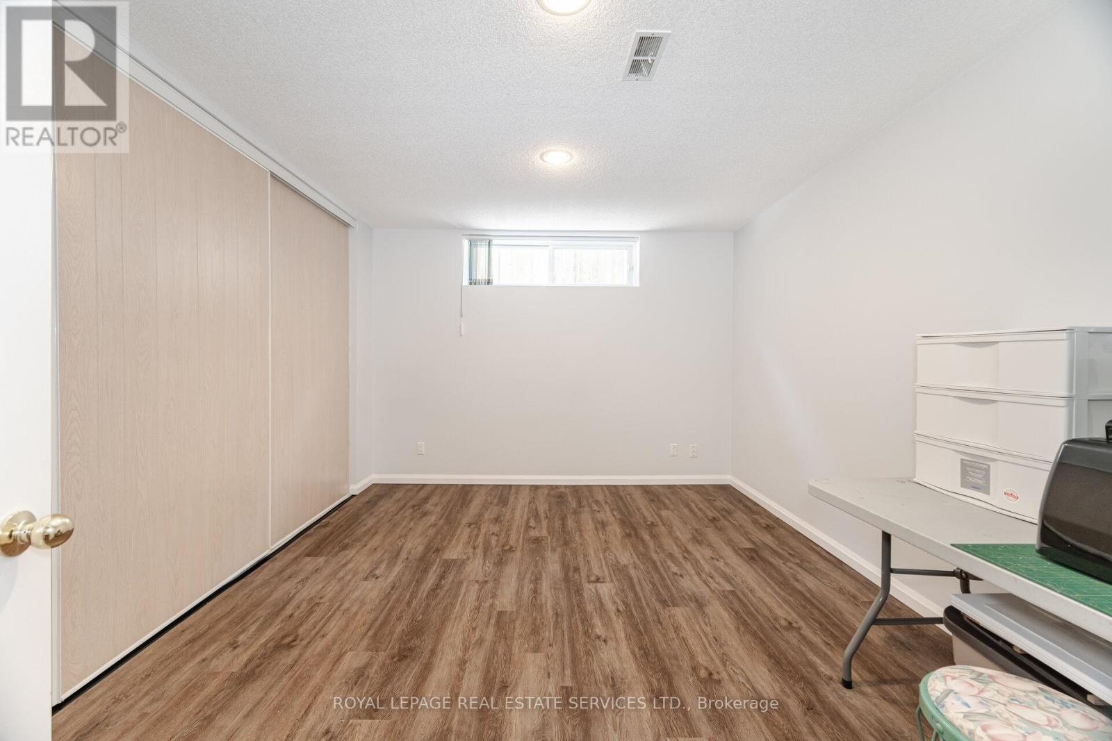 












26 ALANMEADE CRESCENT

,
Toronto,




Ontario
M9B2H3

