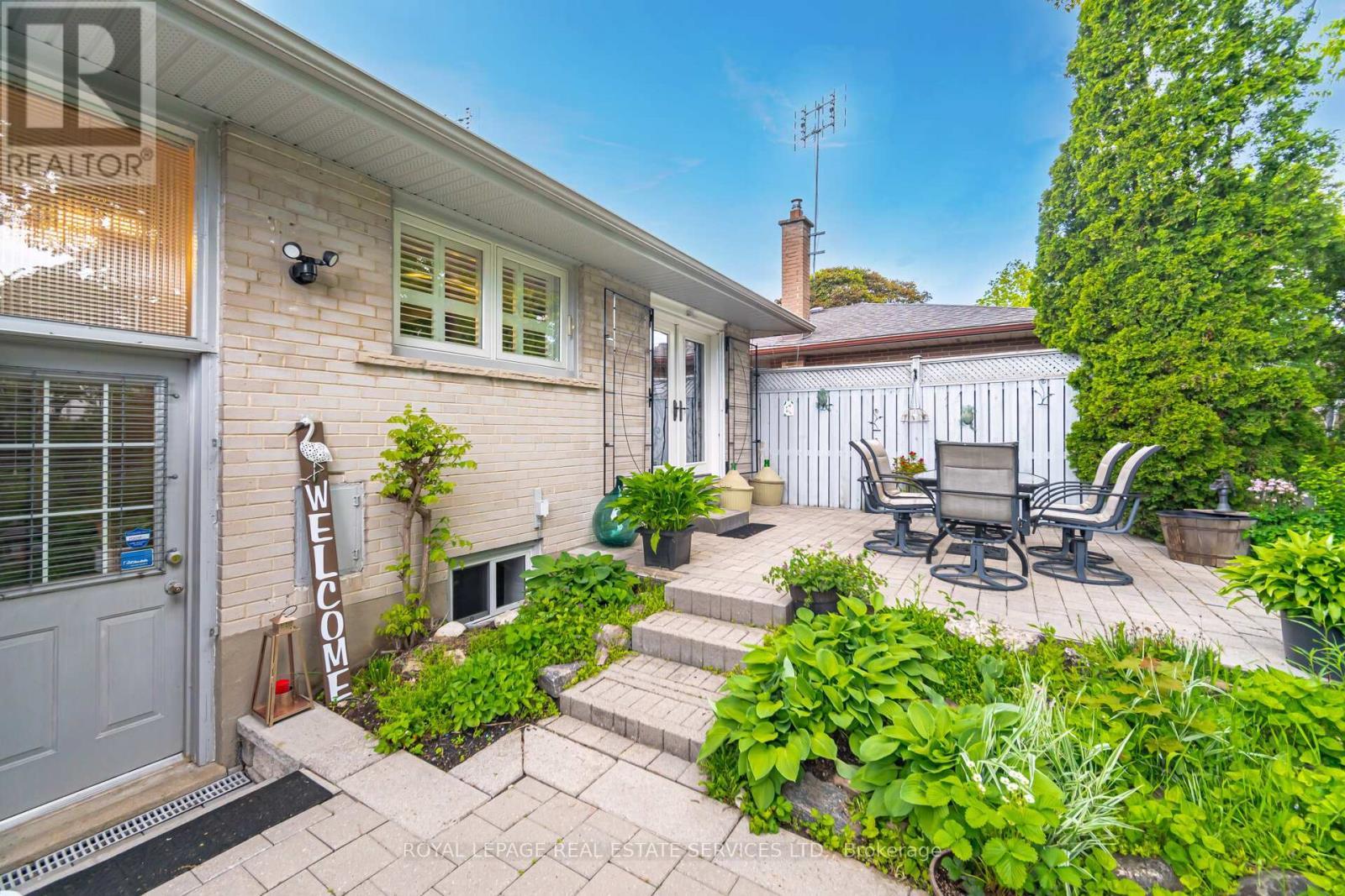 












26 ALANMEADE CRESCENT

,
Toronto,




Ontario
M9B2H3

