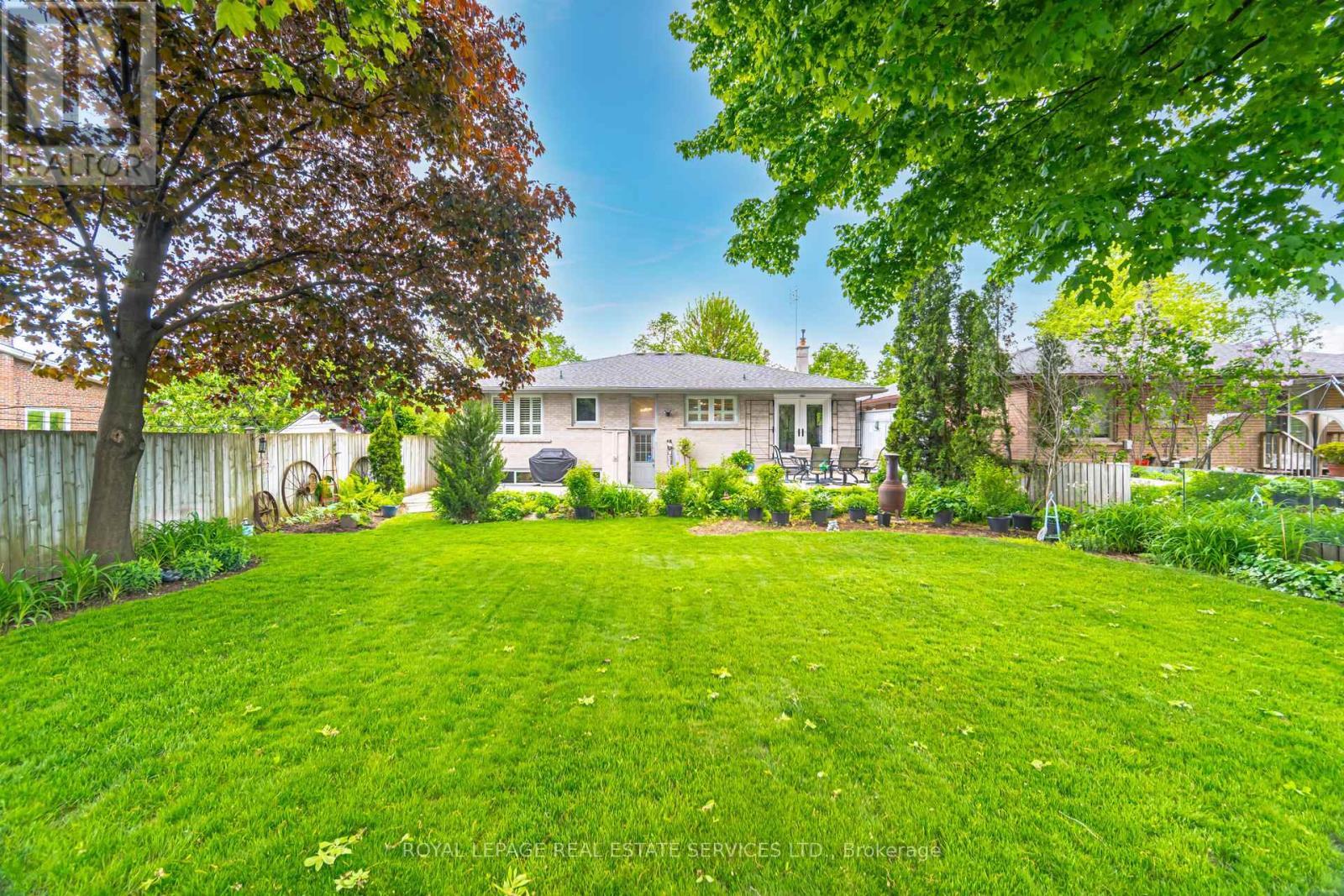 












26 ALANMEADE CRESCENT

,
Toronto,




Ontario
M9B2H3


