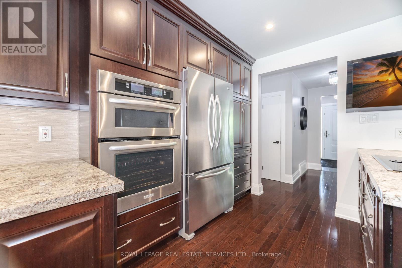 












26 ALANMEADE CRESCENT

,
Toronto,




Ontario
M9B2H3

