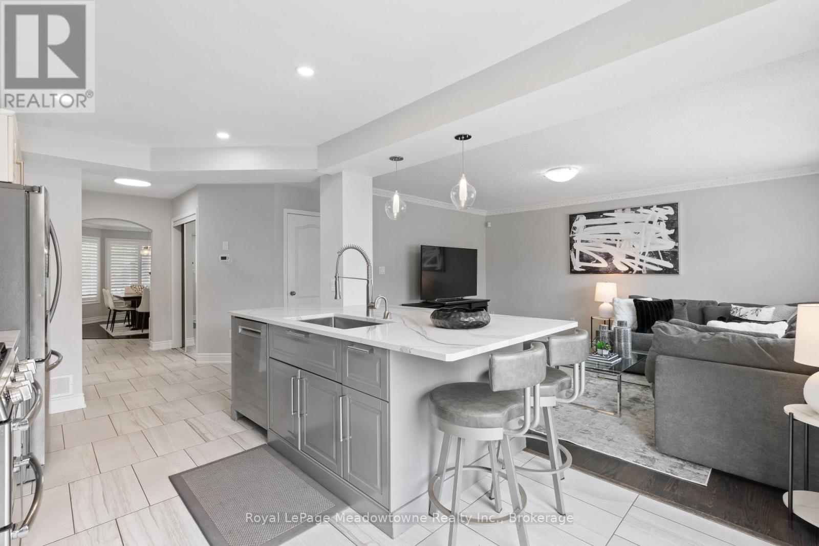 












824 GAZLEY CIRCLE

,
Milton (BE Beaty),




Ontario
L9T6M2

