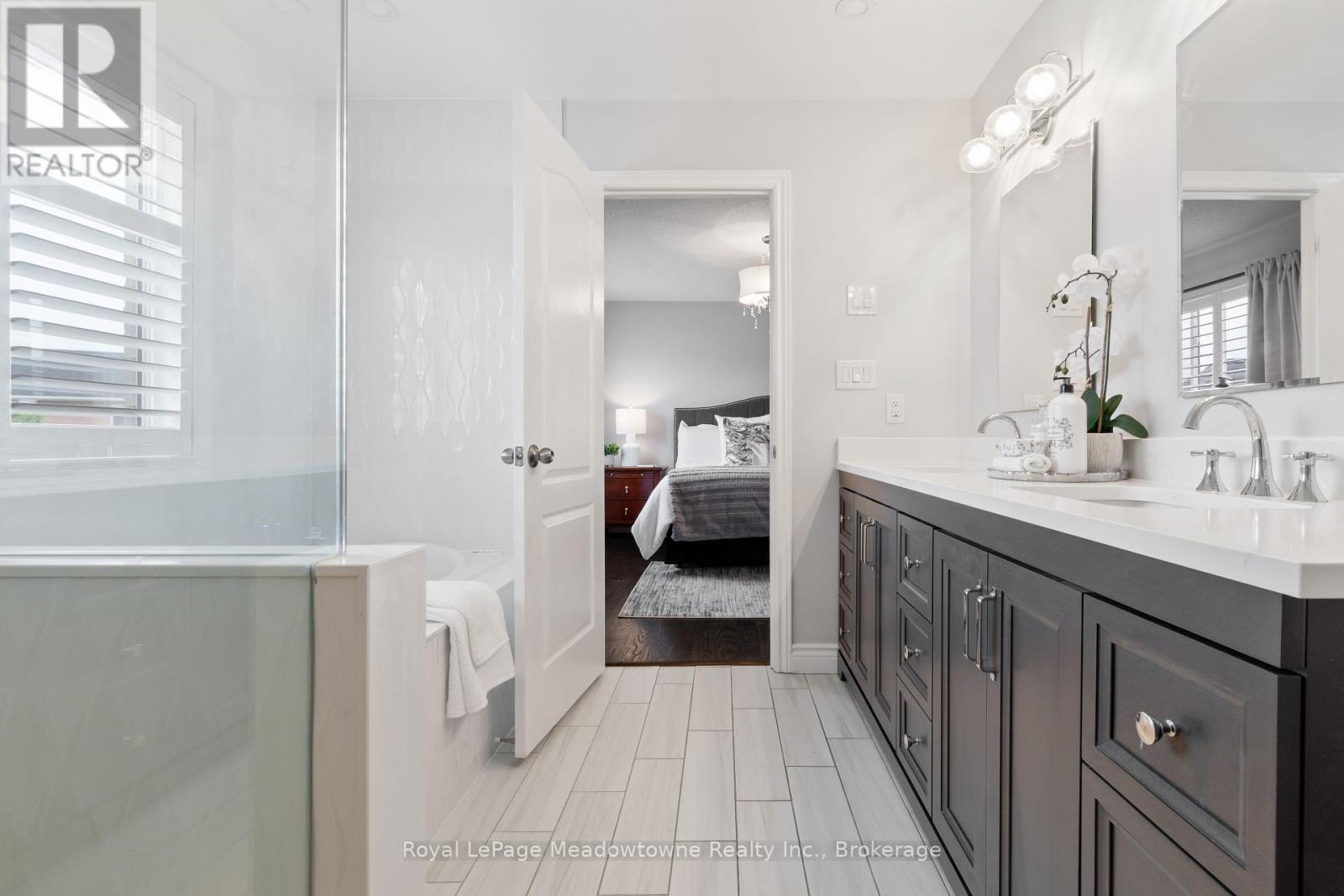 












824 GAZLEY CIRCLE

,
Milton (BE Beaty),




Ontario
L9T6M2

