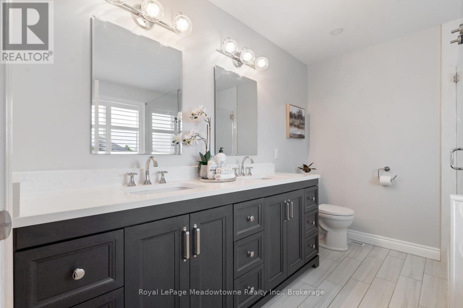 












824 GAZLEY CIRCLE

,
Milton (BE Beaty),




Ontario
L9T6M2

