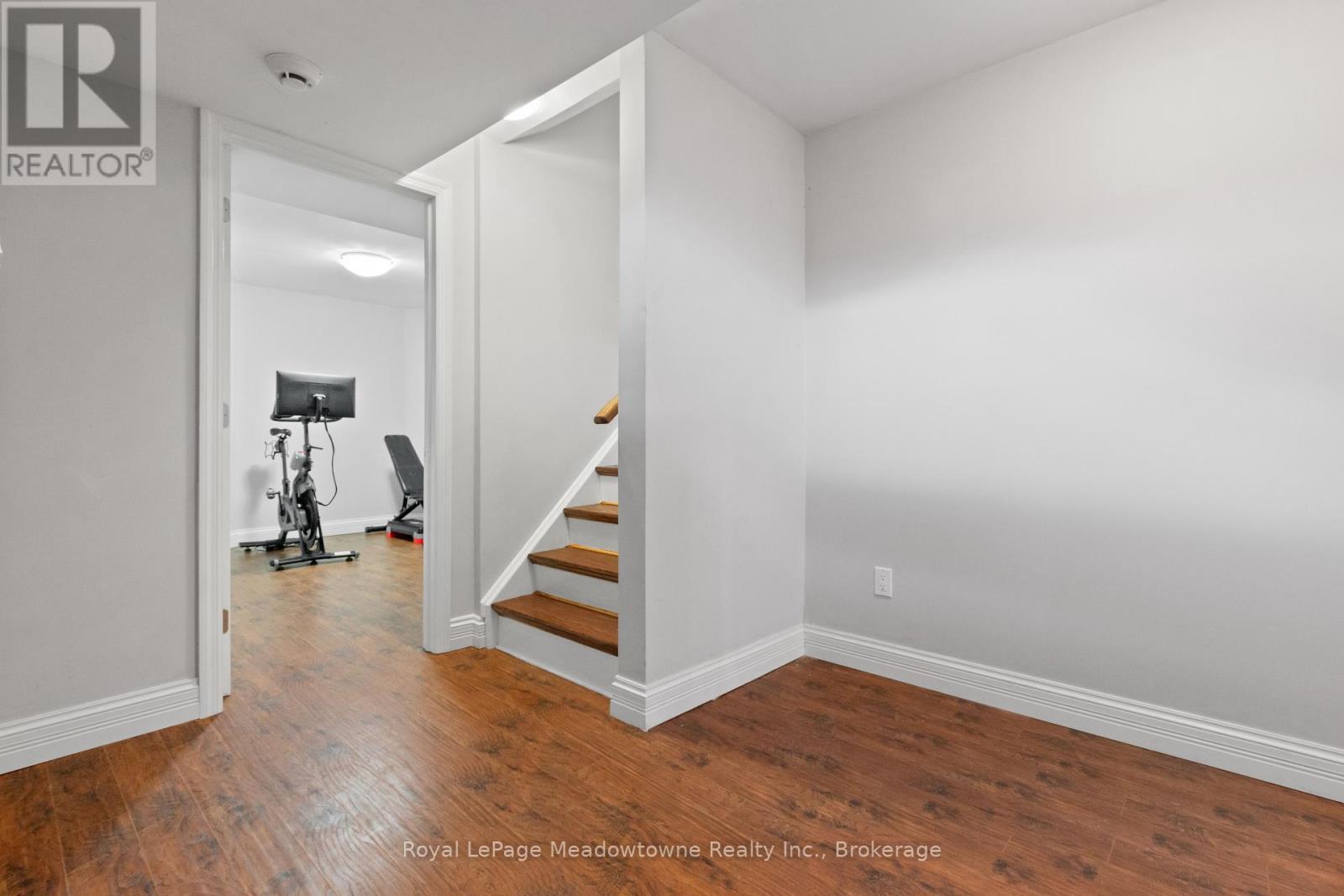 












824 GAZLEY CIRCLE

,
Milton (BE Beaty),




Ontario
L9T6M2

