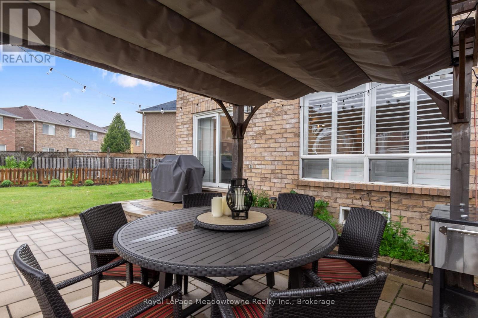 












824 GAZLEY CIRCLE

,
Milton (BE Beaty),




Ontario
L9T6M2

