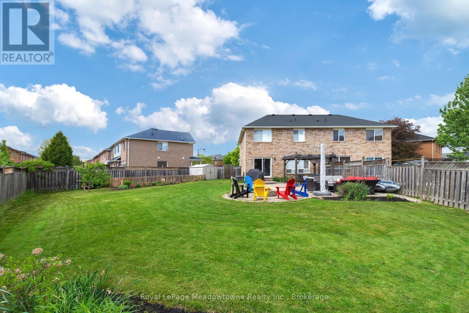 












824 GAZLEY CIRCLE

,
Milton (BE Beaty),




Ontario
L9T6M2

