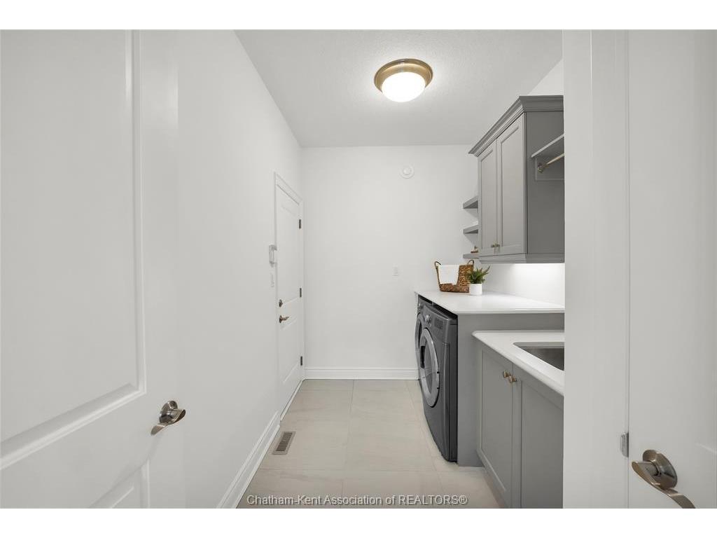 









2405


Meadowlands

Way,
London,




ON
N6G 5L8

