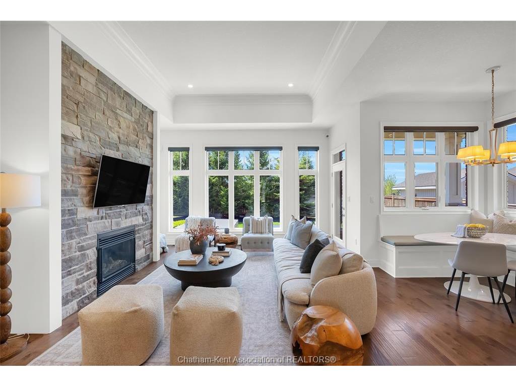 









2405


Meadowlands

Way,
London,




ON
N6G 5L8

