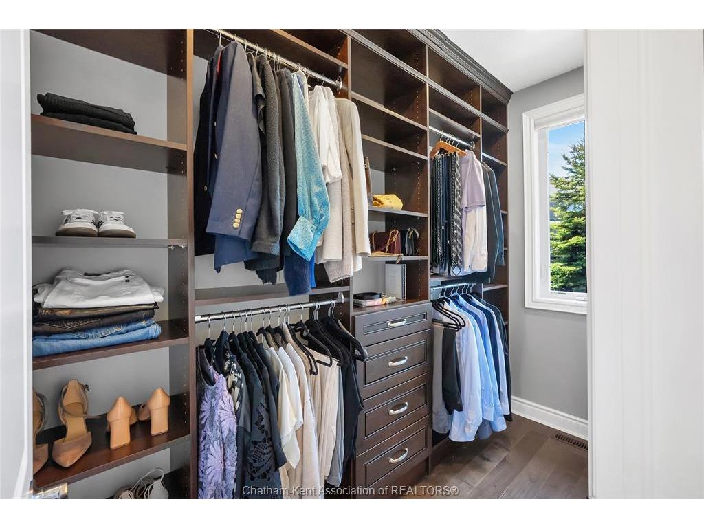 









2405


Meadowlands

Way,
London,




ON
N6G 5L8

