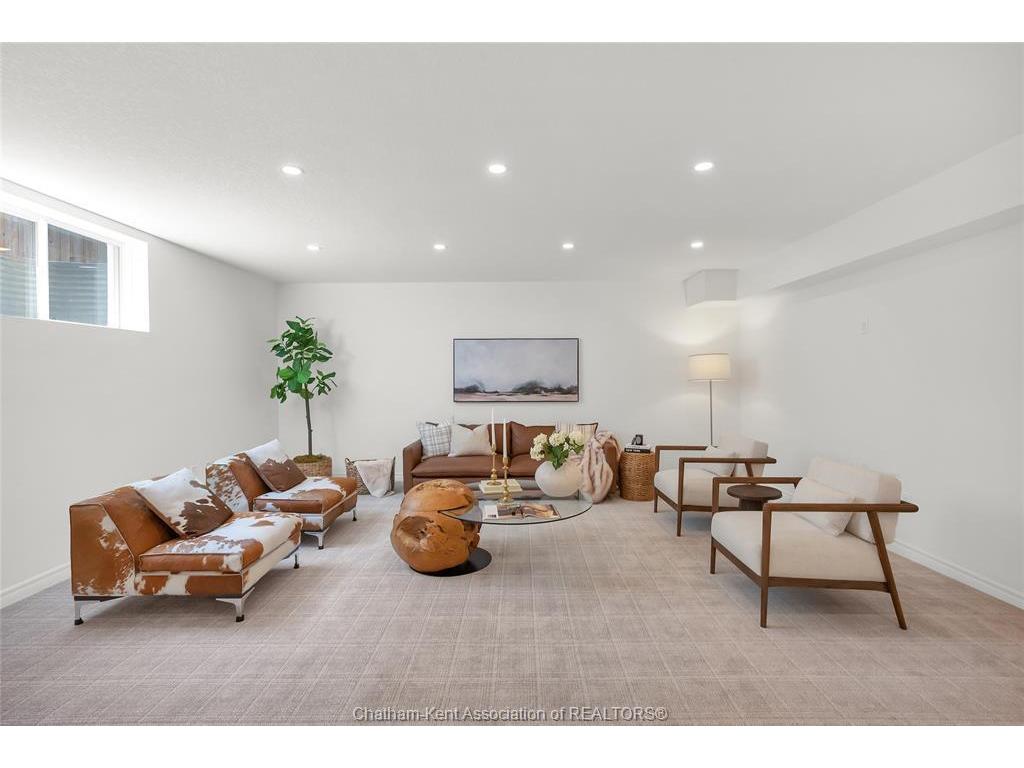 









2405


Meadowlands

Way,
London,




ON
N6G 5L8

