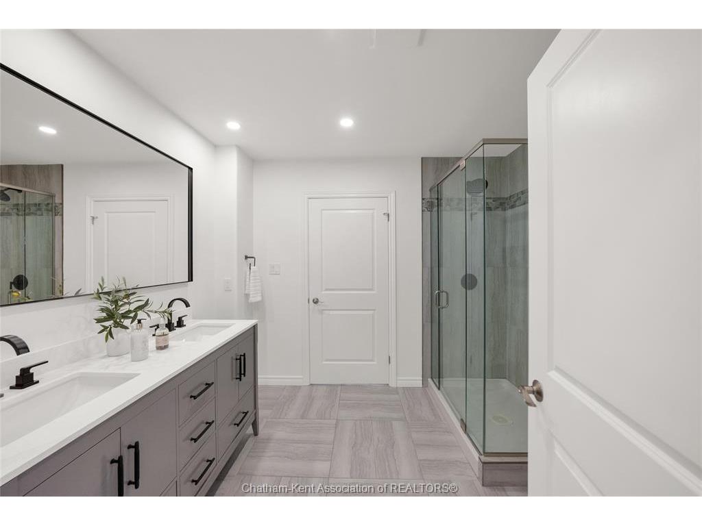 









2405


Meadowlands

Way,
London,




ON
N6G 5L8

