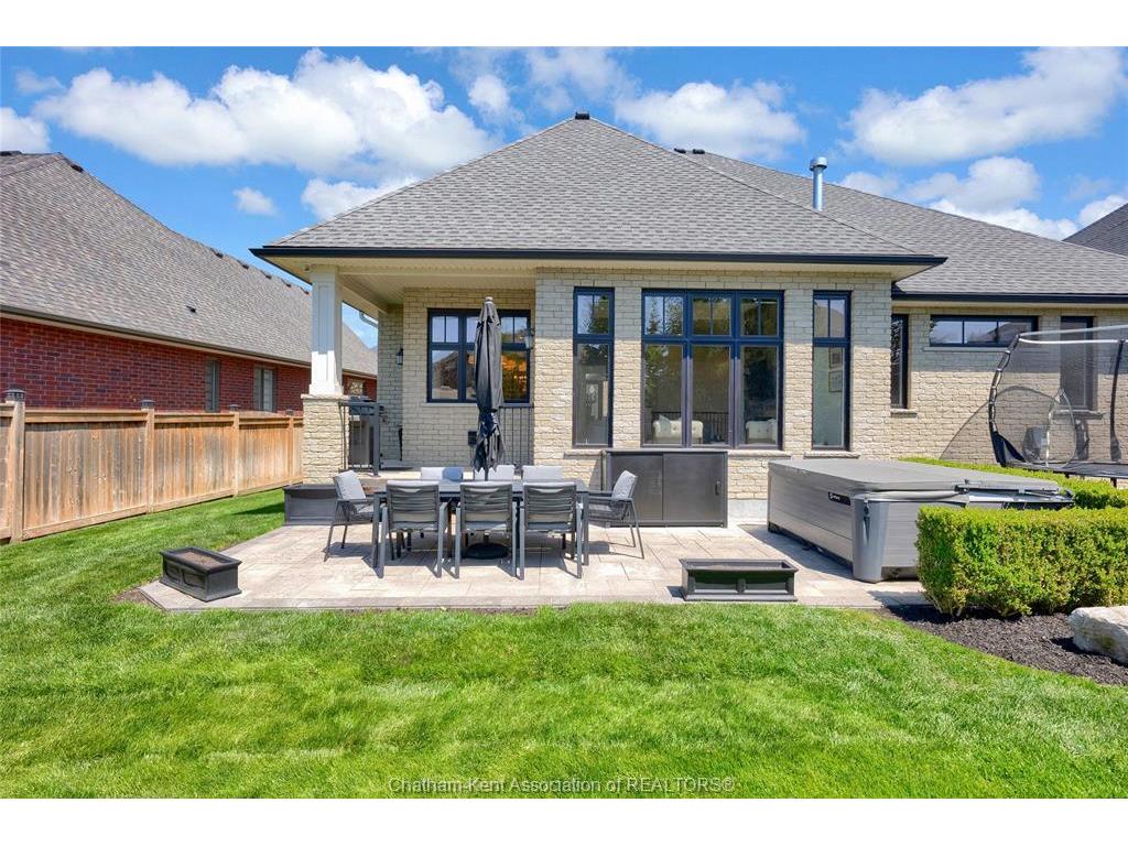 









2405


Meadowlands

Way,
London,




ON
N6G 5L8

