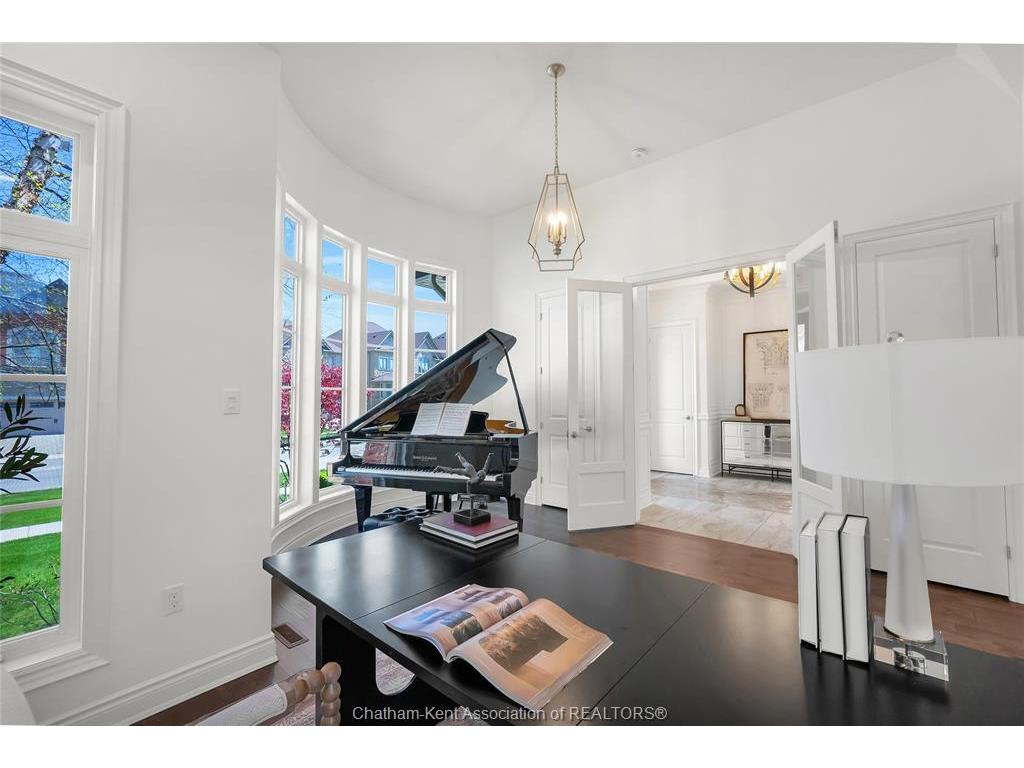 









2405


Meadowlands

Way,
London,




ON
N6G 5L8

