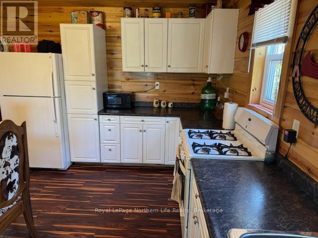 












126 ROBERTS ROAD

,
West Nipissing (River Valley),




Ontario
P0H2C0

