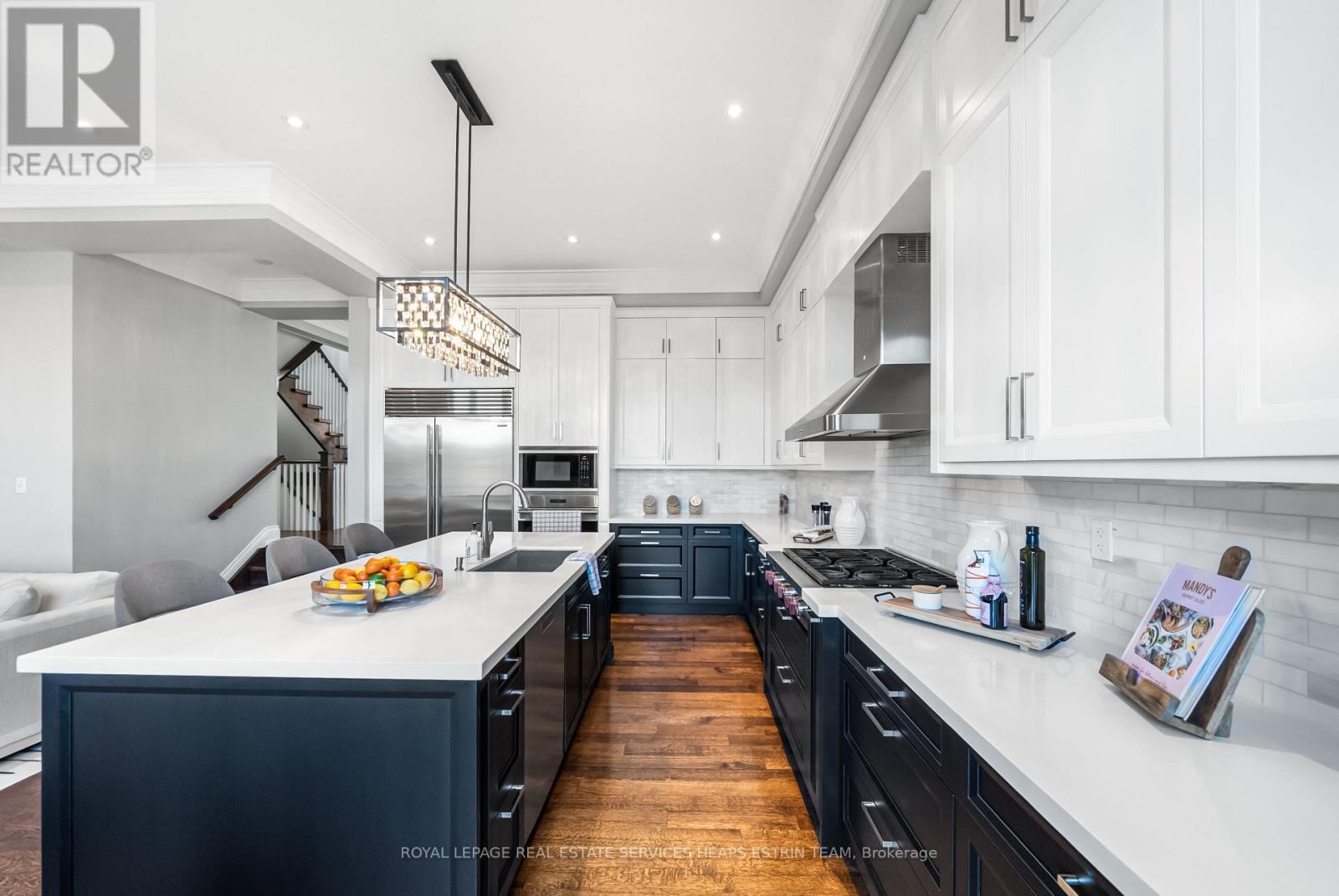 












481 BROADWAY AVENUE

,
Toronto,




Ontario
M4G2R4

