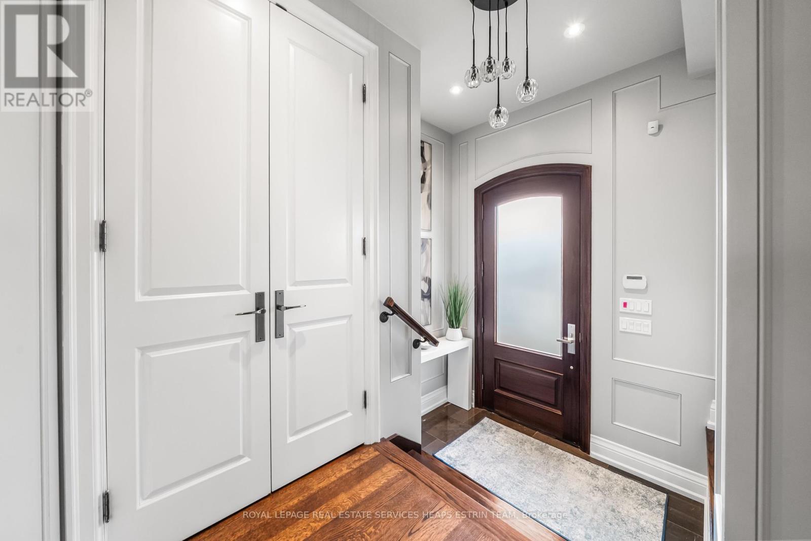 












481 BROADWAY AVENUE

,
Toronto,




Ontario
M4G2R4

